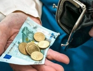 Απόφαση – «σταθμός» από δικαστήριο – Έκρινε παράνομες τις περικοπές συντάξεων και δώρων (βίντεο)